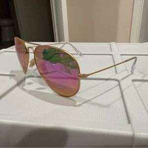 Ray-Ban Gold Aviator Sunglasses with Pink Lenses